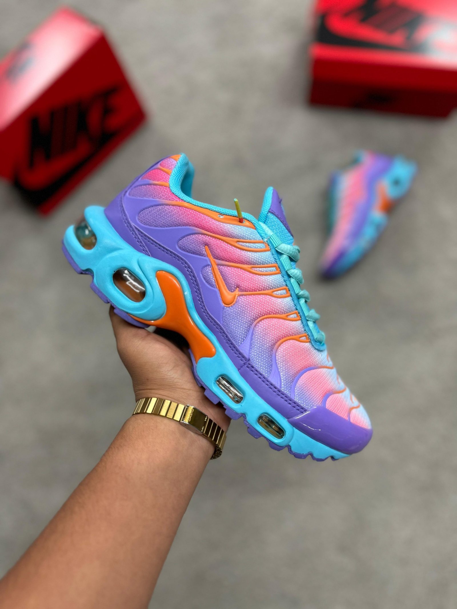 NIKE TN – 37