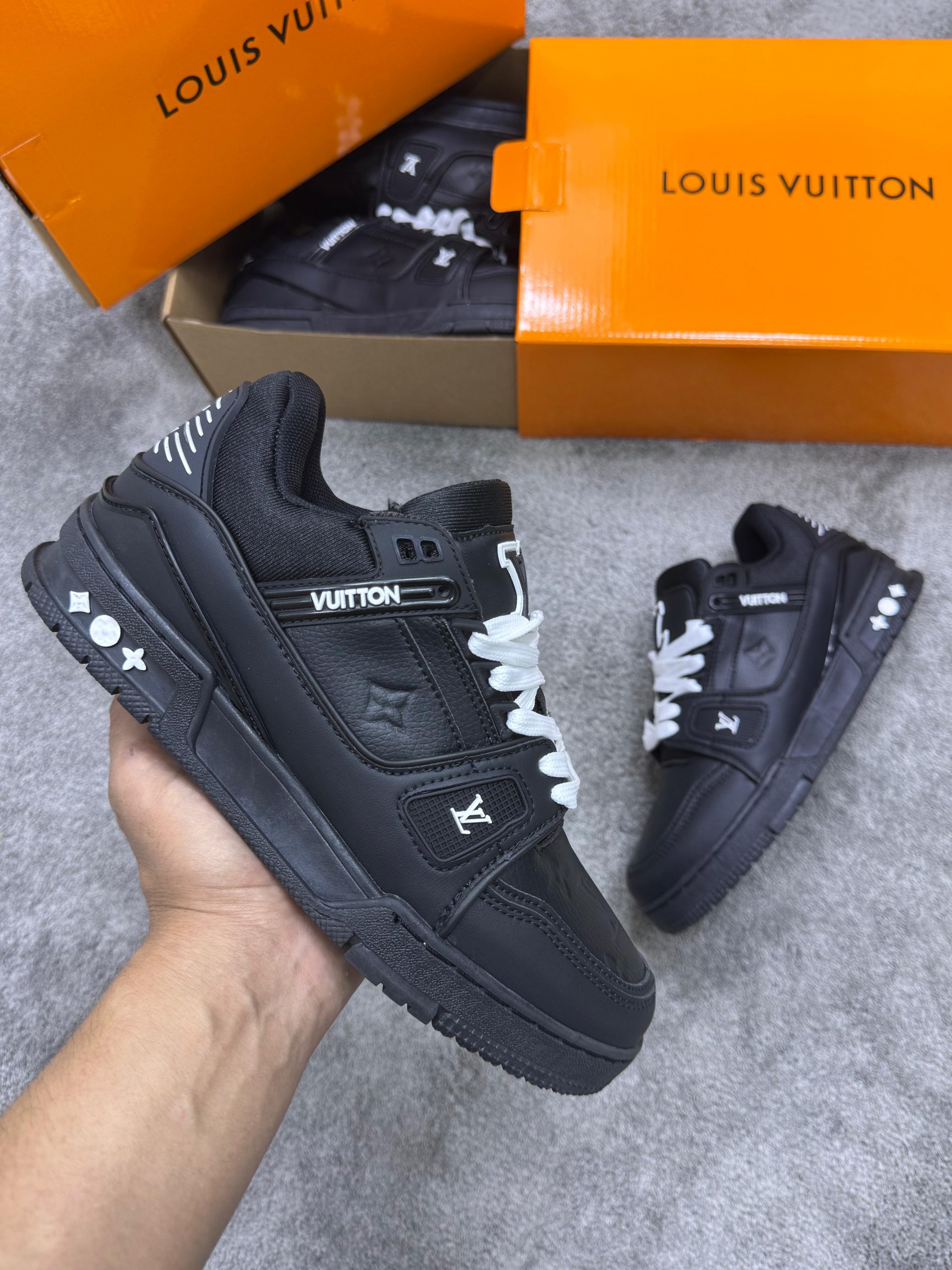 ZAPATILLA LOUIS VUITTON TRAINER – 42, 43, 44