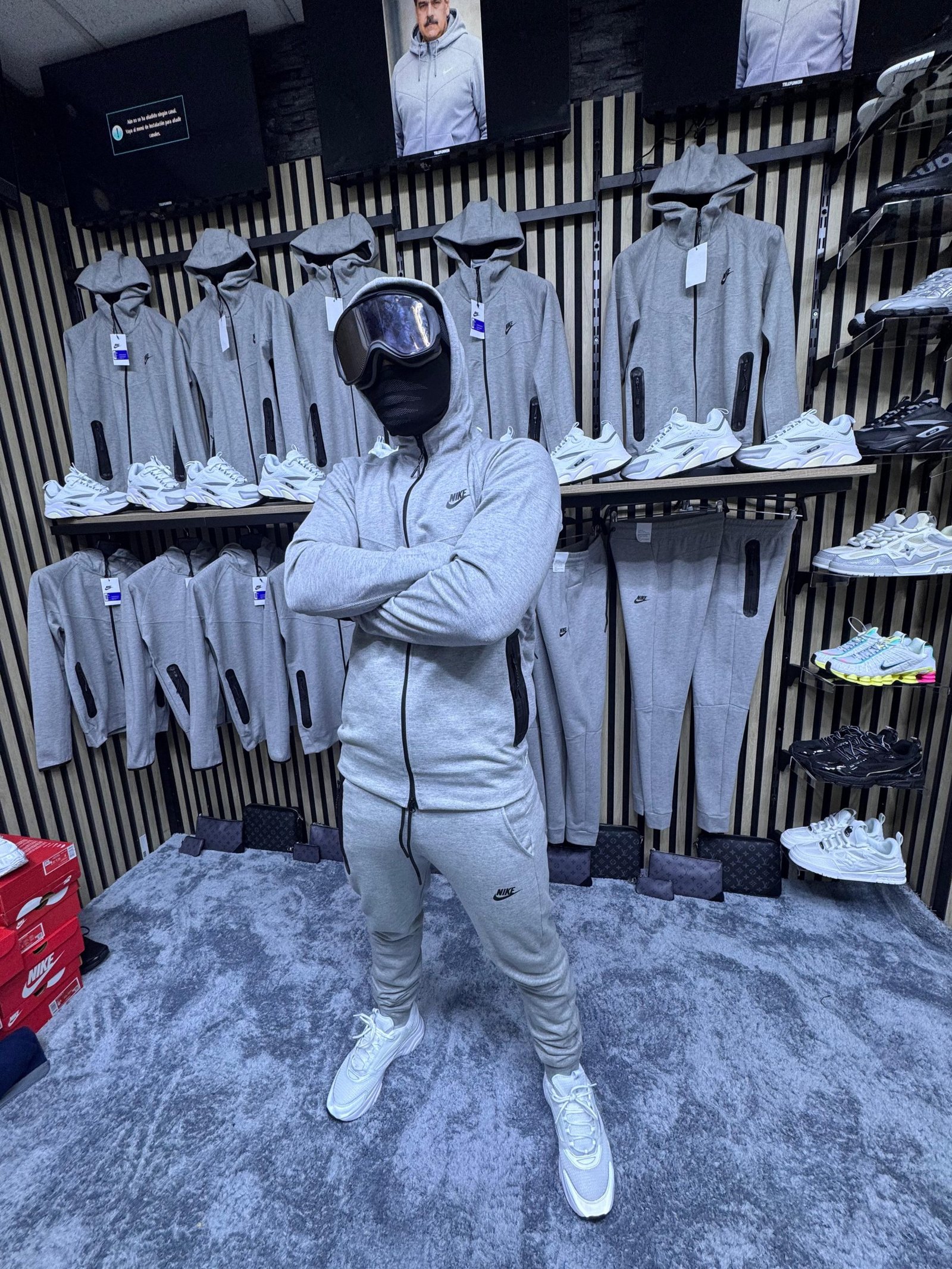 CHANDAL NIKE TECH – M, L, XL