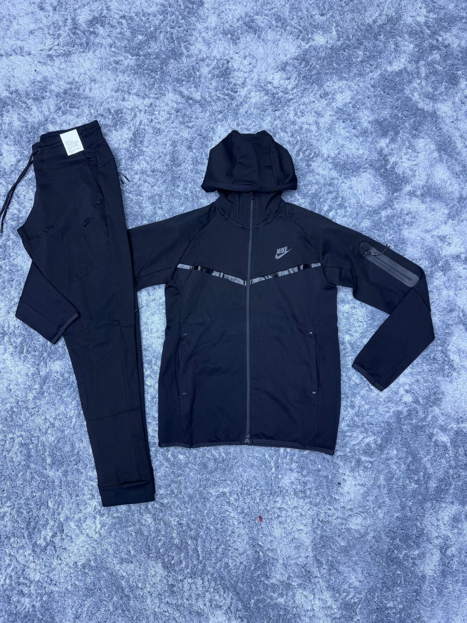 CHANDAL TECH FULL BLACK – S, M, L, XL, XXL